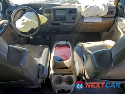 Zdjęcie 8 z 13 samochodu: 2003 FORD EXCURSION EDDIE BAUER VIN:1FMSU45P53ED32156 - miniatura