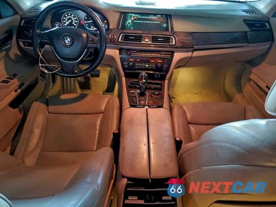 Zdjęcie 8 z 12 samochodu: 2013 BMW 750 LXI VIN:WBAYF8C59DD140065 - miniatura