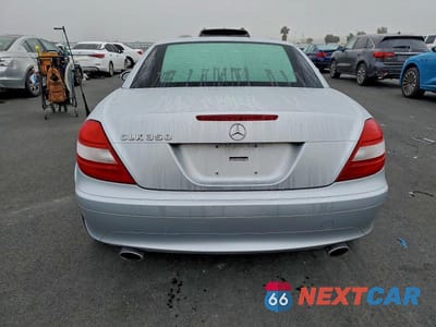 Zdjęcie 6 z 12 samochodu: 2006 MERCEDES-BENZ SLK 350 VIN:WDBWK56F86F096302 - miniatura