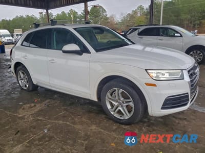 Czwarte zdjęcie samochodu z boku: 2018 AUDI Q5 PREMIUM VIN:WA1ANAFY2J2131049 - miniatura