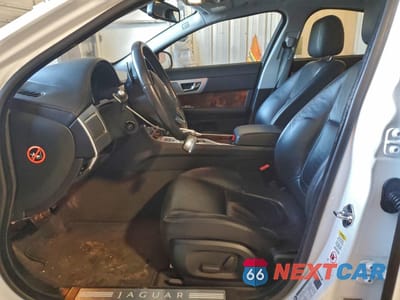 Zdjęcie 7 z 12 samochodu: 2013 JAGUAR XF VIN:SAJWA0ES6DPU01293 - miniatura