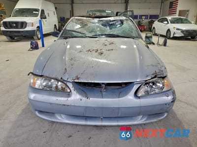 Piąte zdjęcie samochodu w środku: 1994 FORD MUSTANG GT VIN:1FALP45T8RF198717 - miniatura