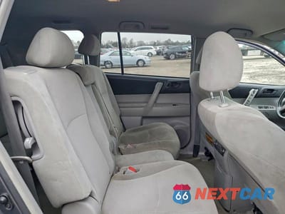 Zdjęcie 11 z 12 samochodu: 2010 TOYOTA HIGHLANDER VIN:5TDBK3EH4AS002707 - miniatura