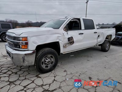 2019 CHEVROLET SILVERADO K2500 HEAVY DUTY 1GC1KREG1KF182624 - główne zdjęcie licytacji z USA - miniatura