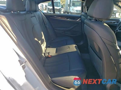Zdjęcie 10 z 12 samochodu: 2019 BMW 530E VIN:WBAJA9C54KB393986 - miniatura