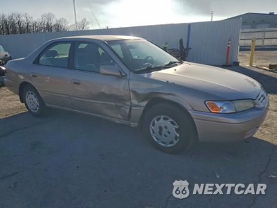 Czwarte zdjęcie samochodu z boku: 1999 TOYOTA CAMRY CE VIN:4T1BG22K3XU530153 - miniatura