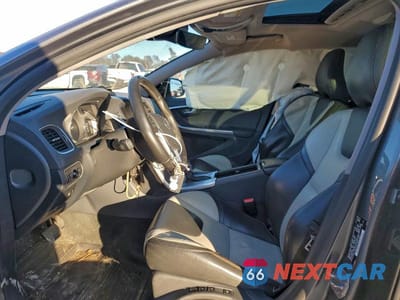 Zdjęcie 7 z 11 samochodu: 2017 VOLVO V60 CROSS COUNTRY PREMIER VIN:YV440MWK6H1036067 - miniatura