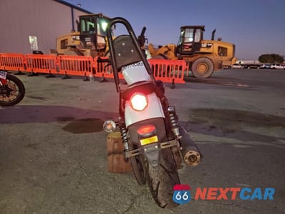 Czwarte zdjęcie samochodu z boku: 2014 YAMAHA XVS950 CU VIN:JYAVN05E2EA001739 - miniatura