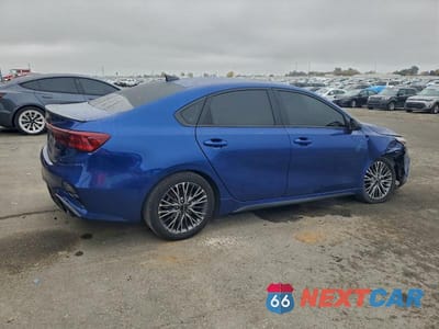 Trzecie zdjęcie samochodu z tyłu: 2024 KIA FORTE GT LINE VIN:3KPF54AD4RE760473 - miniatura