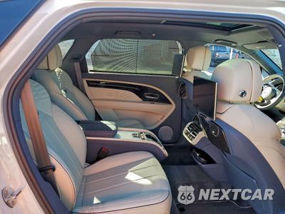 Zdjęcie 11 z 13 samochodu: 2023 BENTLEY BENTAYGA VIN:SJAHT2ZV7PC019773 - miniatura