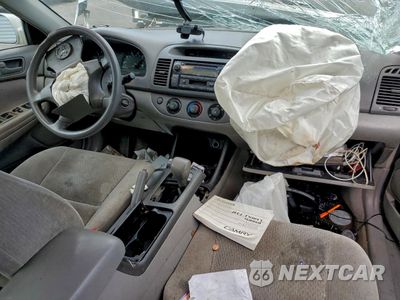 Zdjęcie 8 z 13 samochodu: 2004 TOYOTA CAMRY LE VIN:4T1BE32K24U933595 - miniatura