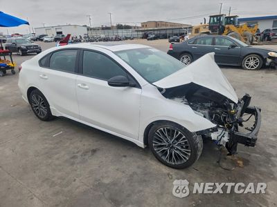 Czwarte zdjęcie samochodu z boku: 2024 KIA FORTE GT LINE VIN:3KPF54AD5RE805369 - miniatura