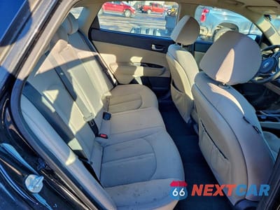 Zdjęcie 10 z 12 samochodu: 2017 KIA OPTIMA LX VIN:5XXGT4L37HG131312 - miniatura