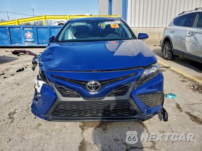 Piąte zdjęcie samochodu w środku: 2024 TOYOTA CAMRY SE NIGHT SHADE VIN:4T1G11AK3RU195076 - miniatura