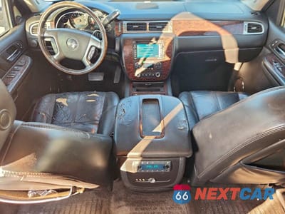 Zdjęcie 8 z 12 samochodu: 2007 GMC YUKON DENALI VIN:1GKFK63857J299096 - miniatura