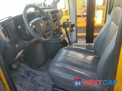Piąte zdjęcie samochodu w środku: 2013 CHEVROLET EXPRESS SCHOOL BUS VIN:1GB3G2BG0D1149558 - miniatura
