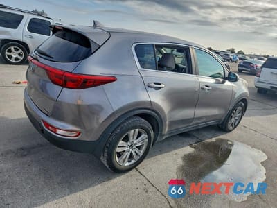 Trzecie zdjęcie samochodu z tyłu: 2017 KIA SPORTAGE LX VIN:KNDPM3ACXH7134594 - miniatura