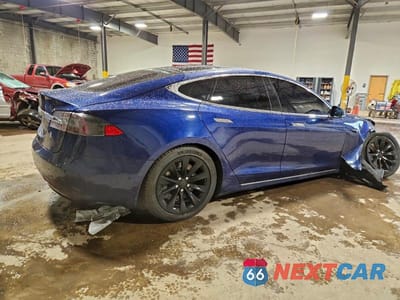 Trzecie zdjęcie samochodu z tyłu: 2016 TESLA MODEL S VIN:5YJSA1E26GF170378 - miniatura