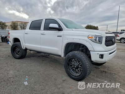 Czwarte zdjęcie samochodu z boku: 2020 TOYOTA TUNDRA CREWMAX 1794 VIN:5TFAY5F1XLX944796 - miniatura