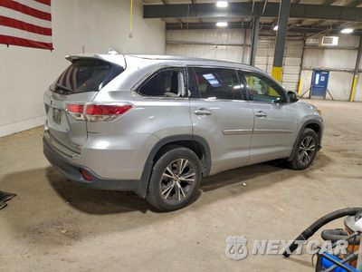 Trzecie zdjęcie samochodu z tyłu: 2016 TOYOTA HIGHLANDER XLE VIN:5TDJKRFH8GS297476 - miniatura
