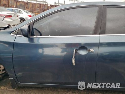 Zdjęcie 7 z 12 samochodu: 2017 NISSAN SENTRA S VIN:3N1AB7AP2HY207755 - miniatura