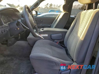 Zdjęcie 7 z 11 samochodu: 2003 TOYOTA TUNDRA ACCESS CAB SR5 VIN:5TBBT441X3S435385 - miniatura