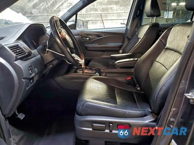 Zdjęcie 7 z 12 samochodu: 2019 HONDA PASSPORT TOURING VIN:5FNYF7H96KB006192 - miniatura