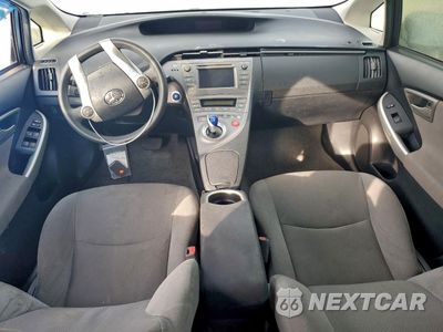 Zdjęcie 8 z 13 samochodu: 2014 TOYOTA PRIUS VIN:JTDKN3DU8E1752104 - miniatura