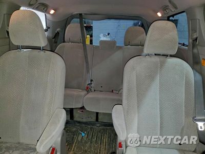 Zdjęcie 10 z 12 samochodu: 2011 TOYOTA SIENNA LE VIN:5TDJK3DC3BS027956 - miniatura