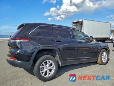 Trzecie zdjęcie samochodu z tyłu: 2022 JEEP GRAND CHEROKEE LIMITED VIN:1C4RJGBG2N8567522 - miniatura