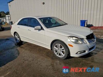 Czwarte zdjęcie samochodu z boku: 2010 MERCEDES-BENZ E 350 VIN:WDDHF5GBXAA128947 - miniatura