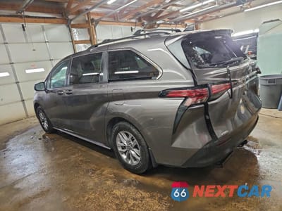 Drugie zdjęcie samochodu z przodu: 2022 TOYOTA SIENNA LE VIN:5TDKSKFC6NS049840 - miniatura