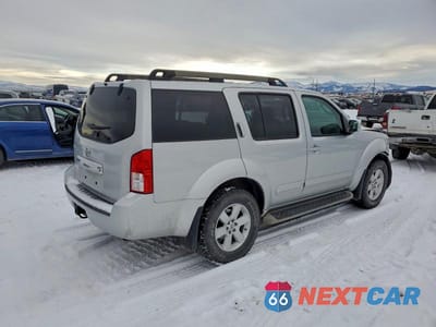 Trzecie zdjęcie samochodu z tyłu: 2011 NISSAN PATHFINDER S VIN:5N1AR1NB9BC626010 - miniatura
