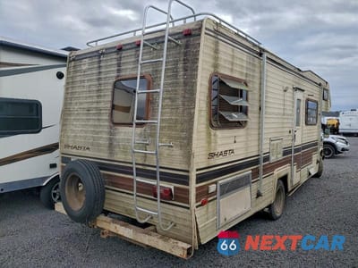 Trzecie zdjęcie samochodu z tyłu: 1985 FORD ECONOLINE E350 CUTAWAY VAN VIN:1FDKE30L7FHA30768 - miniatura