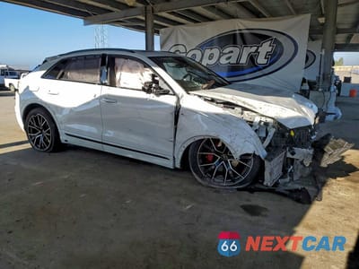 Czwarte zdjęcie samochodu z boku: 2022 AUDI Q8 PREMIUM PLUS S-LINE VIN:WA1EVBF14ND008003 - miniatura