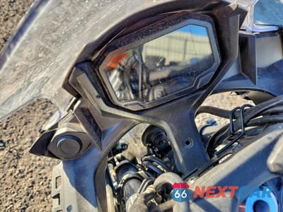 Zdjęcie 7 z 9 samochodu: 2024 KAWASAKI EX650 R VIN:ML5EXER18RDAD5653 - miniatura