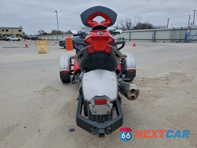 Czwarte zdjęcie samochodu z boku: 2009 CAN-AM SPYDER ROADSTER VIN:2BXJAXA129V001498 - miniatura