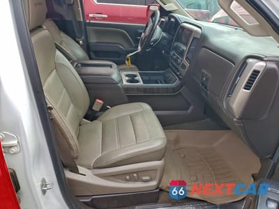Piąte zdjęcie samochodu w środku: 2015 GMC SIERRA K3500 DENALI VIN:1GT424E83FF179092 - miniatura