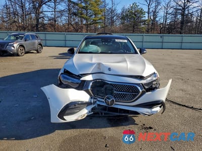 Piąte zdjęcie samochodu w środku: 2024 MERCEDES-BENZ E 350 4MATIC VIN:W1KLF4HB1RA029917 - miniatura