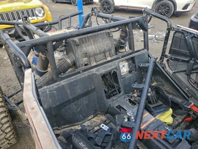 Zdjęcie 6 z 11 samochodu: 2021 POLARIS RZR TURBO S 4 VELOCITY VIN:3NSPAE925MF587184 - miniatura