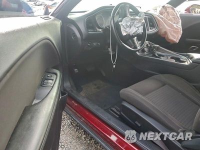 Zdjęcie 8 z 11 samochodu: 2019 DODGE CHALLENGER SXT VIN:2C3CDZAG2KH674252 - miniatura