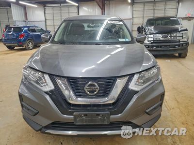 Piąte zdjęcie samochodu w środku: 2018 NISSAN ROGUE S VIN:JN8AT2MV0JW312951 - miniatura