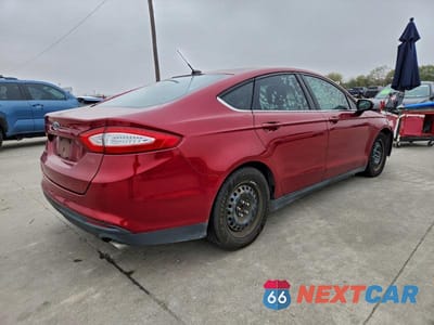 Trzecie zdjęcie samochodu z tyłu: 2014 FORD FUSION S VIN:3FA6P0G79ER267708 - miniatura