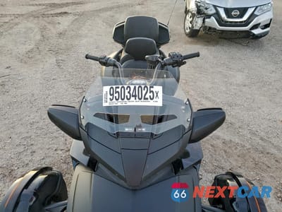 Piąte zdjęcie samochodu w środku: 2022 CAN-AM SPYDER ROADSTER F3-T VIN:2BXREDD27NV000898 - miniatura