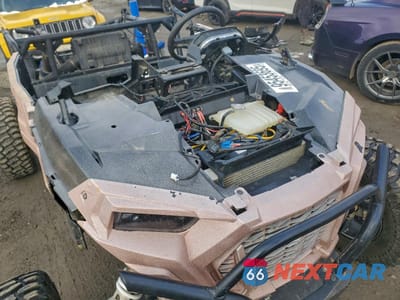 Zdjęcie 10 z 11 samochodu: 2021 POLARIS RZR TURBO S 4 VELOCITY VIN:3NSPAE925MF587184 - miniatura