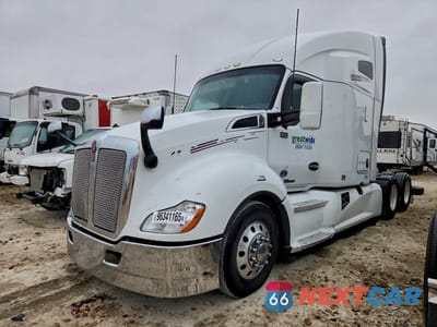 Drugie zdjęcie samochodu z przodu: 2020 KENWORTH T680 SEMI TRUCK VIN:1XKYDP9X8LJ290815 - miniatura