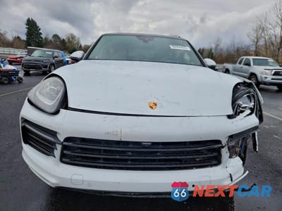 Piąte zdjęcie samochodu w środku: 2021 PORSCHE CAYENNE E HYBRID COUPE VIN:WP1BE2AY8MDA44044 - miniatura