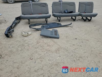 Zdjęcie 13 z 14 samochodu: 2025 CHEVROLET EXPRESS G3500 LS PASSENGER RWD 3500 EXTENDED WHEELBASE VIN:1GAZGNFP9S1129543 - miniatura