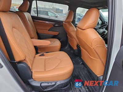 Zdjęcie 11 z 13 samochodu: 2025 TOYOTA HIGHLANDER HYBRID LIMITED VIN:5TDEBRCH0SS648217 - miniatura