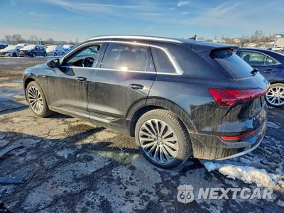 Drugie zdjęcie samochodu z przodu: 2019 AUDI E-TRON PRESTIGE VIN:WA1VABGE2KB011440 - miniatura
